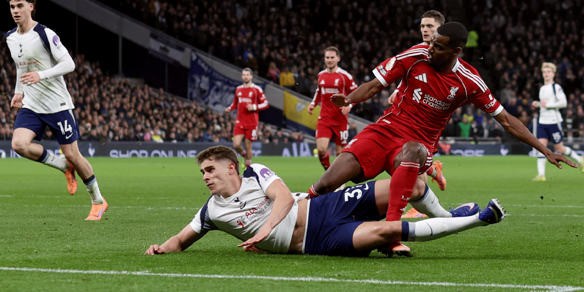Tekel Brutal Van de Ven Bikin Liverpool Kehilangan Alexander Isak