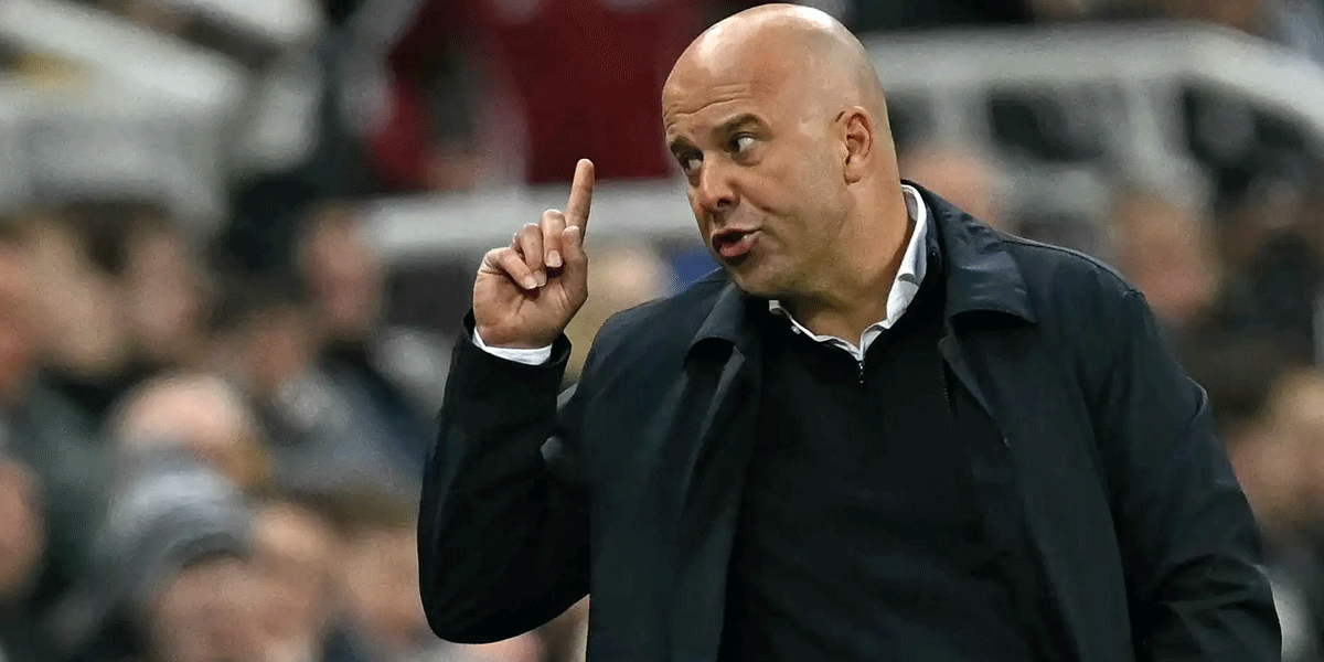 Arne Slot Realistis Soal Posisi Liverpool di Papan Atas