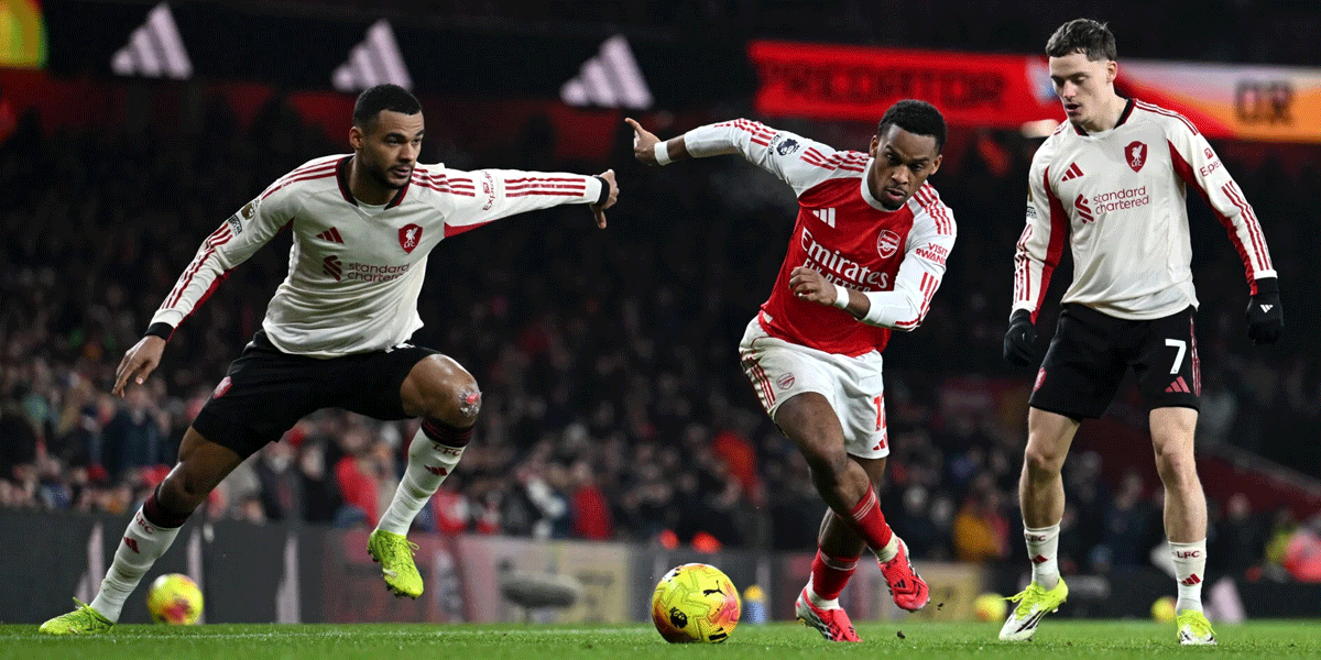 Arne Slot dan Strategi Bertahan Liverpool yang Bikin Arsenal Frustrasi